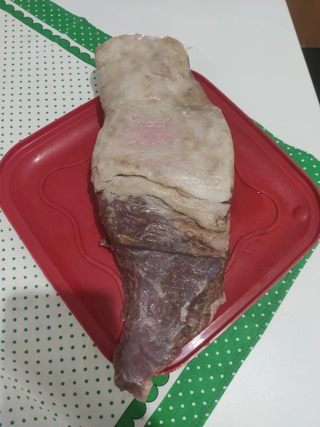 carne mal embalada com cristais de gelo