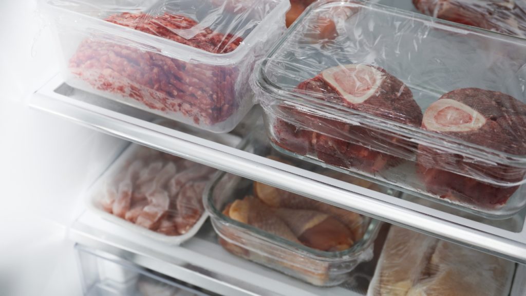 Quantos dias a carne crua pode ficar na geladeira