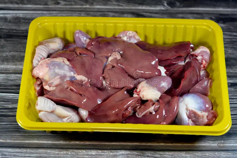 miúdos de frango coração moela fígado