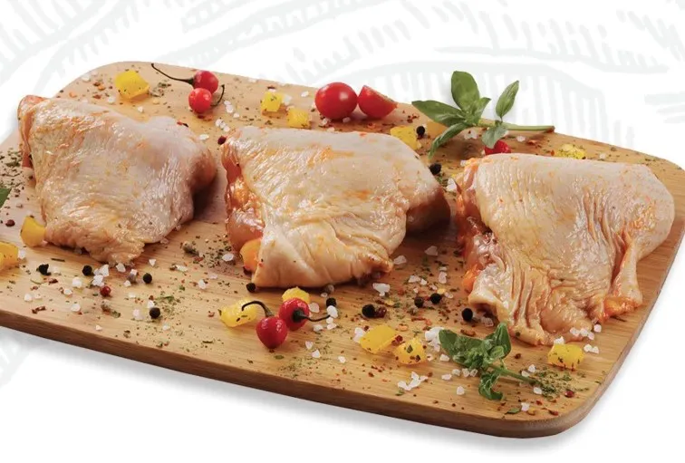 sobrecoxa com osso e desossada
